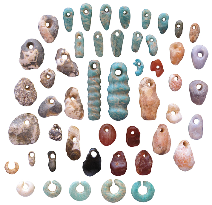 Trenches Kenya Stone Pendants Earrings