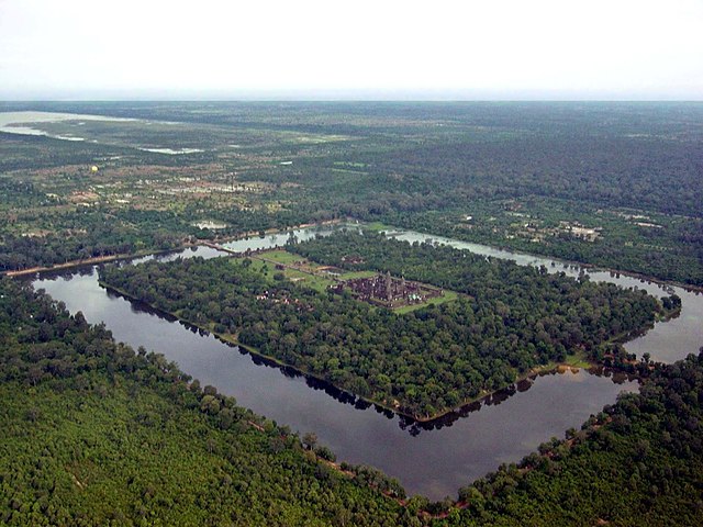 Angkor Wat water