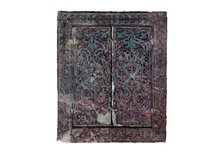 This ornately embroidered silk velvet cover of a standing table mirror was found among the objects belonging to a luxurious toiletry set recovered from the wreck. It likely belonged to the same affluent woman.
