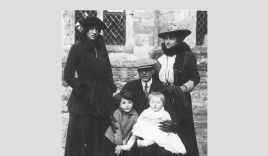 Vita Sackville-West poses with her father Lionel, her sons Ben and Nigel, and her mother Victoria, who was the illegitimate daughter of another Baron Sackville, who then married back into the family. (Wikimedia Commons)
