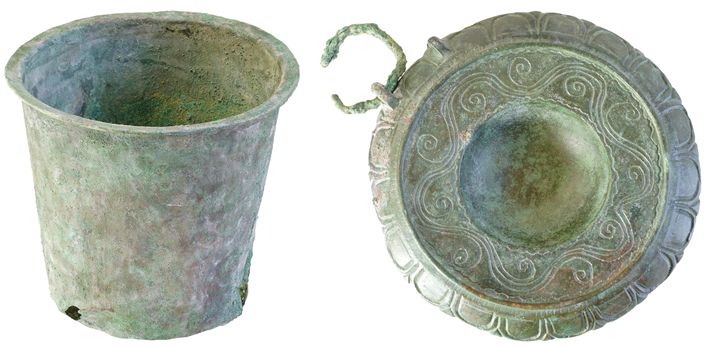 Digs Etruscan Situla Vessel Combo