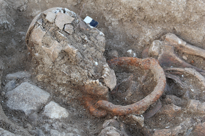 Trenches-France-Shackle-Burial