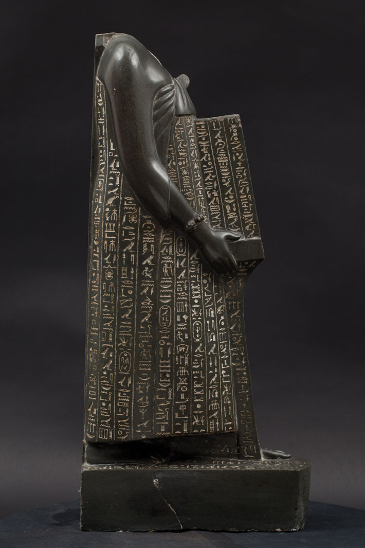 Egypt Udjahorresnet Statue Side
