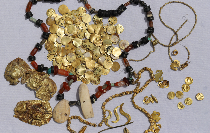 Trenches Kazakhstan Iron Age Jewelry