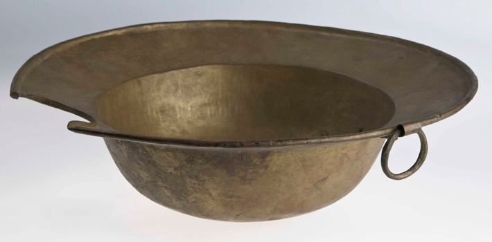 Barber/surgeon’s bowl found in the wreck of Batavia (Courtesy Western Australian Museum)