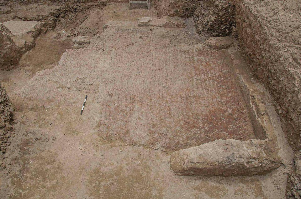 Roman herringbone floor