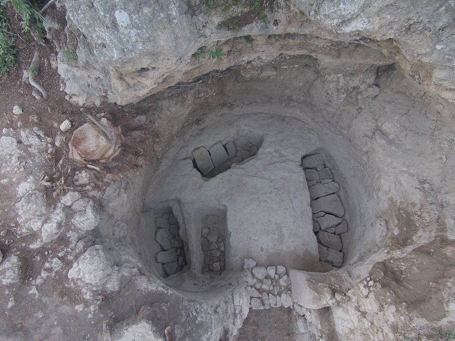 Nemea Mycenaean tomb